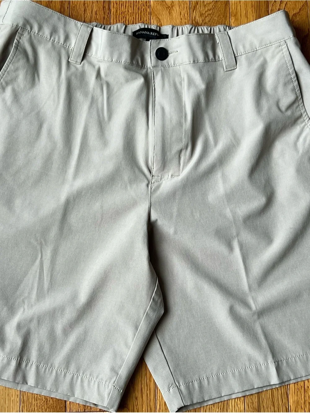Banana Republic Men's Light Gray Flat Front Shorts
